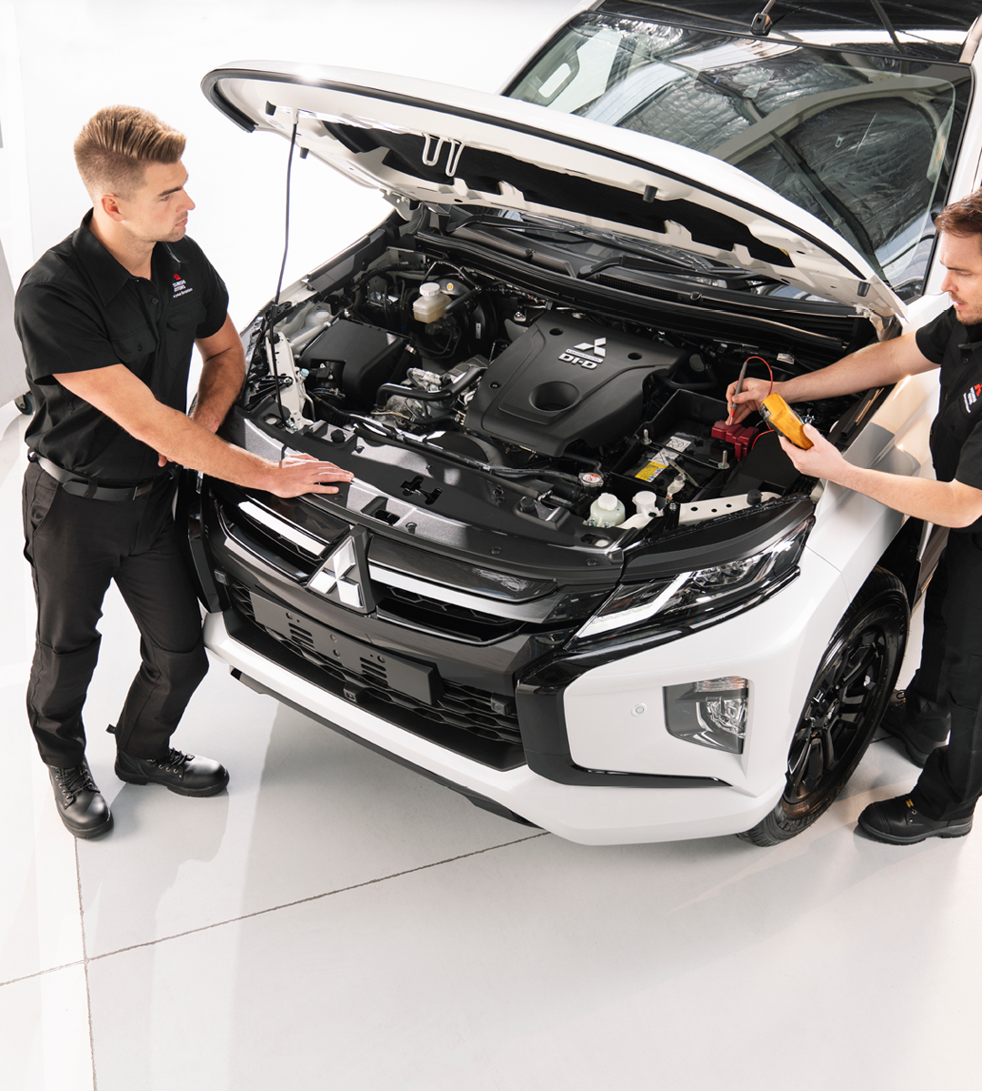 Сервис аутлендера. Mitsubishi service. Mitsubishi автосервис. Техобслуживание Митсубиси. Митсубиси СТО