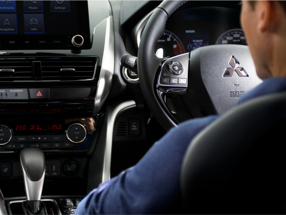 Eclipse Cross dashboard technology