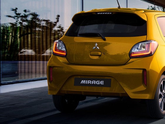 21MY Mirage Showroom 5.jpg